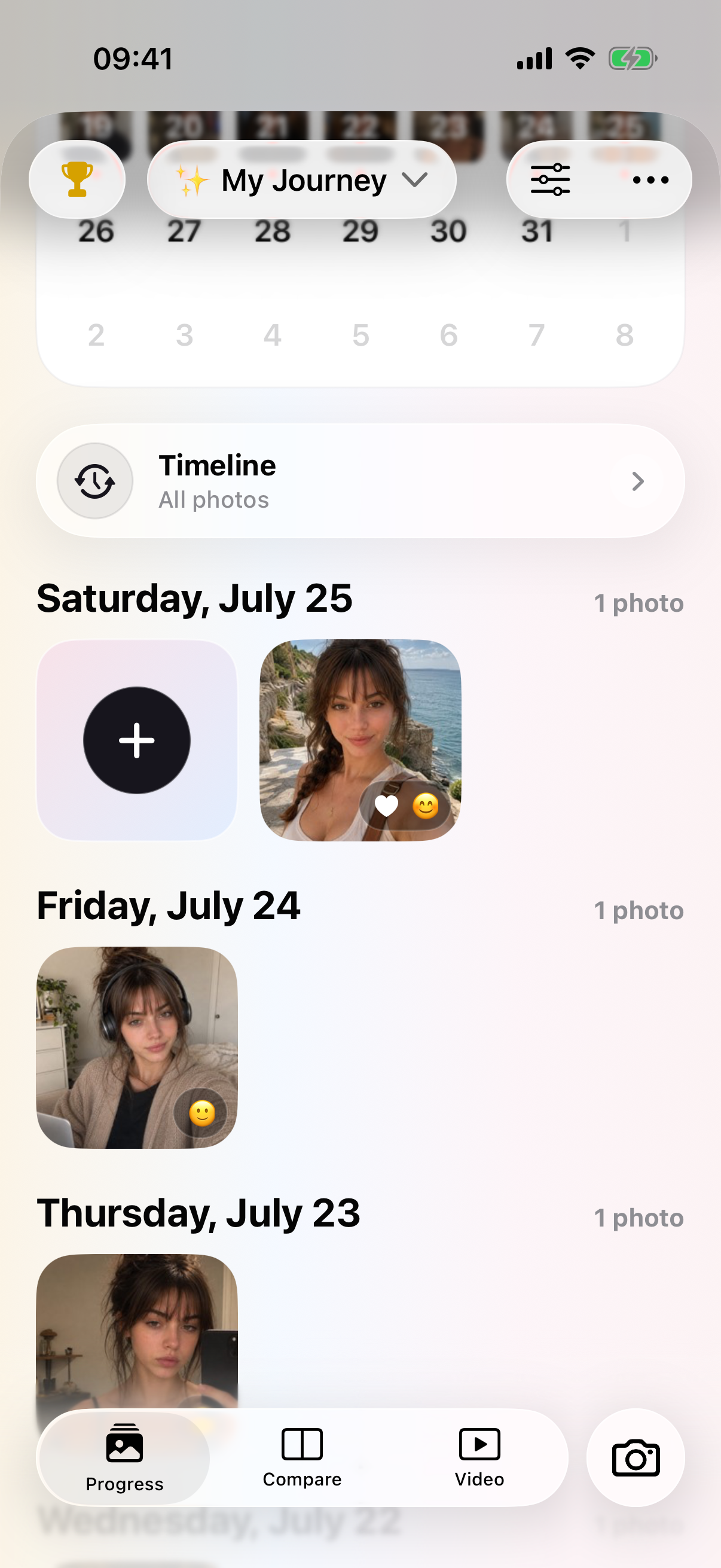 PhotoDays timeline organizing progress photos by date